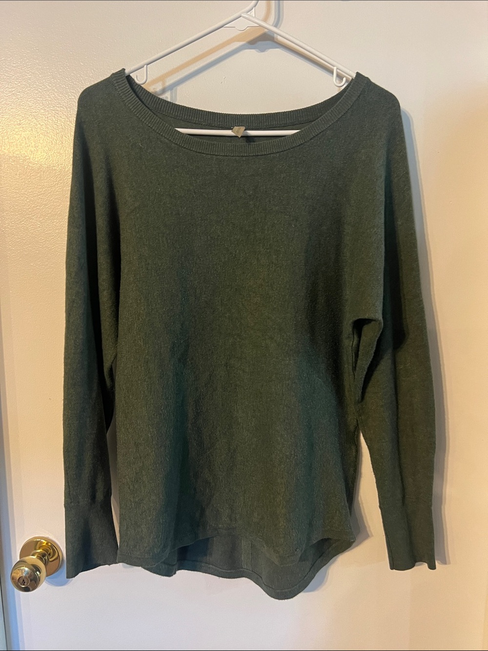 Women's Lightweight Scoop Neck Sweater in Dark Green